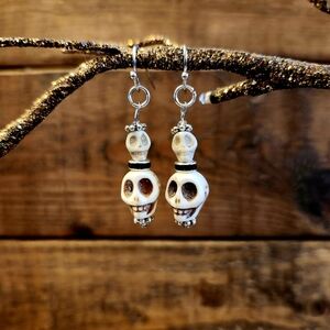 B1G1! Halloween Skull Earrings!